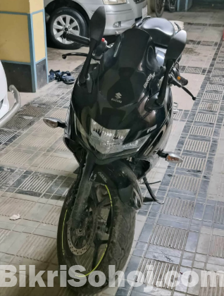 Suzuki Gixxer SF. 2023